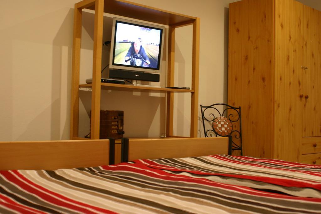Ferienwohnung Mit Herz Fuer Tiere Кауфбойрен Екстериор снимка